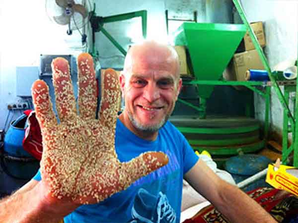 - סיורים עצמאיים במפעל הטחינה - סיור חנוכיות בירושלים