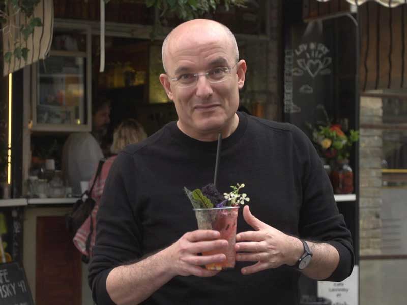 סיור עצמאי בשוק לוינסקי עם גיל חובב