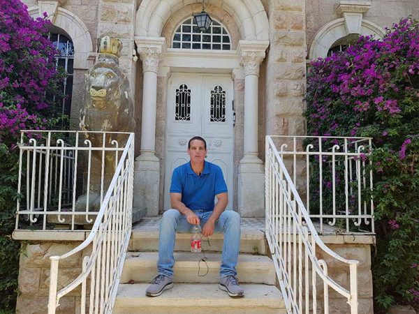 סיור עצמאי בשכונת טלביה בירושלים