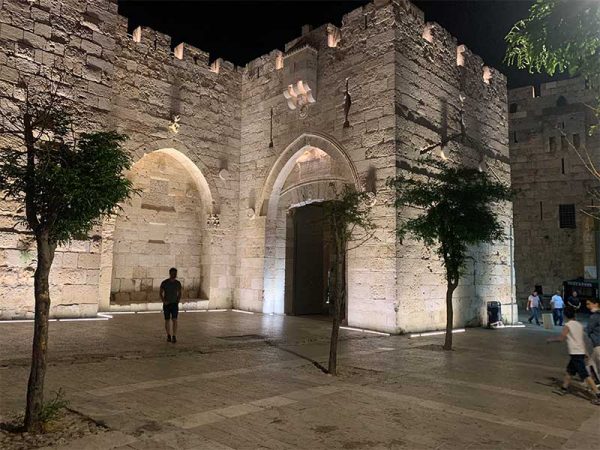 סיור לילי בירושלים - משחק לילי